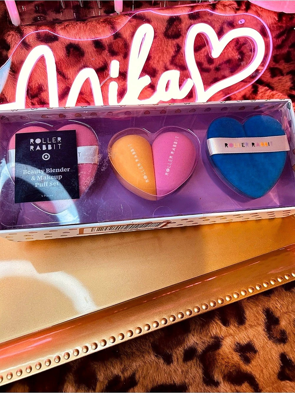 Roller Rabbit Blender & Makeup Puffer Set